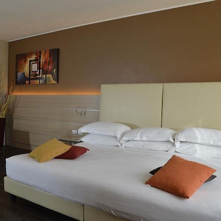 Best Western Plus Soave Hotel Сан-Боніфачо Екстер'єр фото