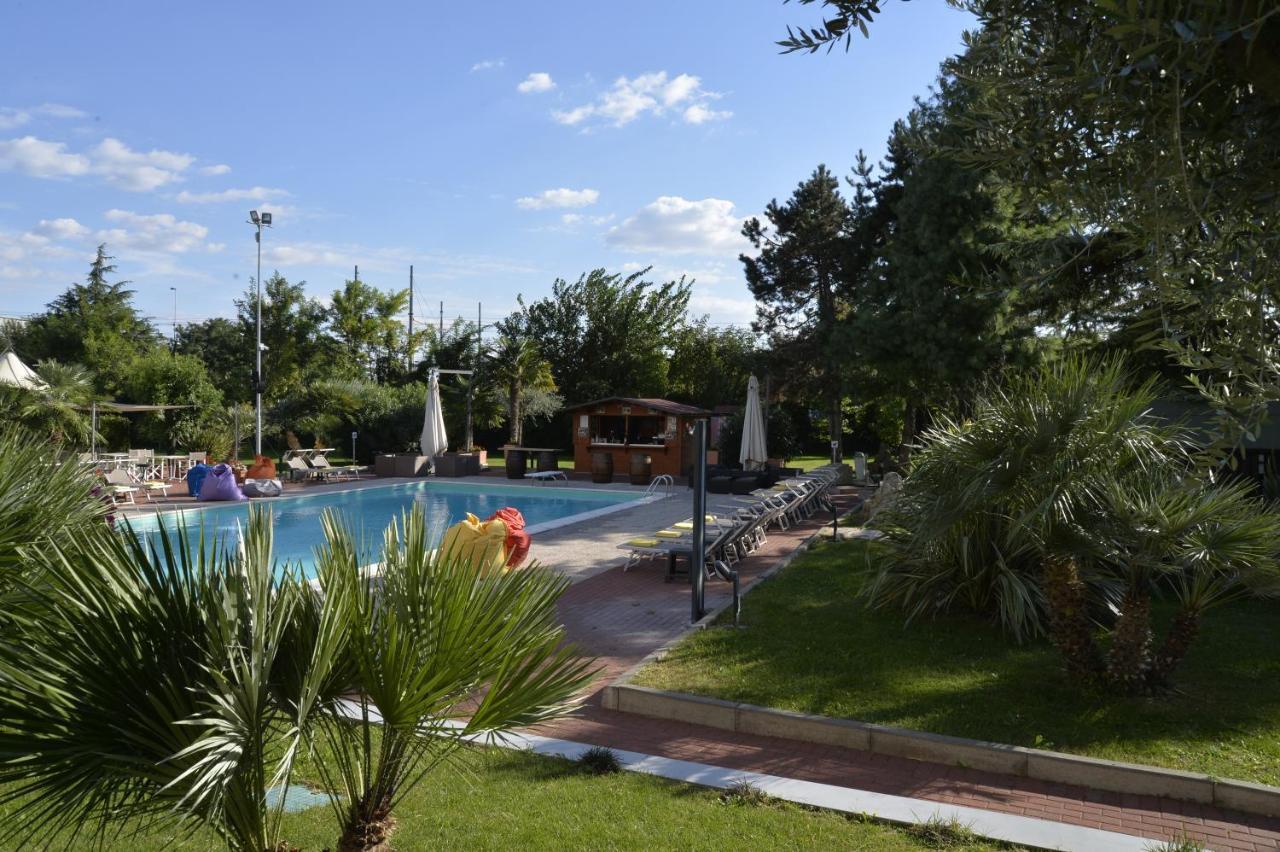 Best Western Plus Soave Hotel Сан-Боніфачо Екстер'єр фото